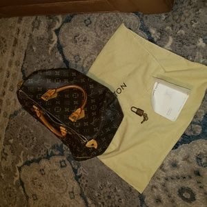 Louis Vuitton Speedy 30